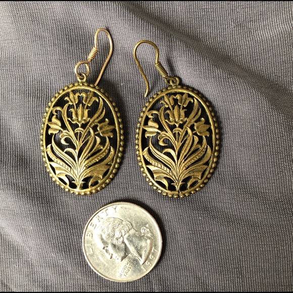Fleur de lis earrings - Picture 2 of 6